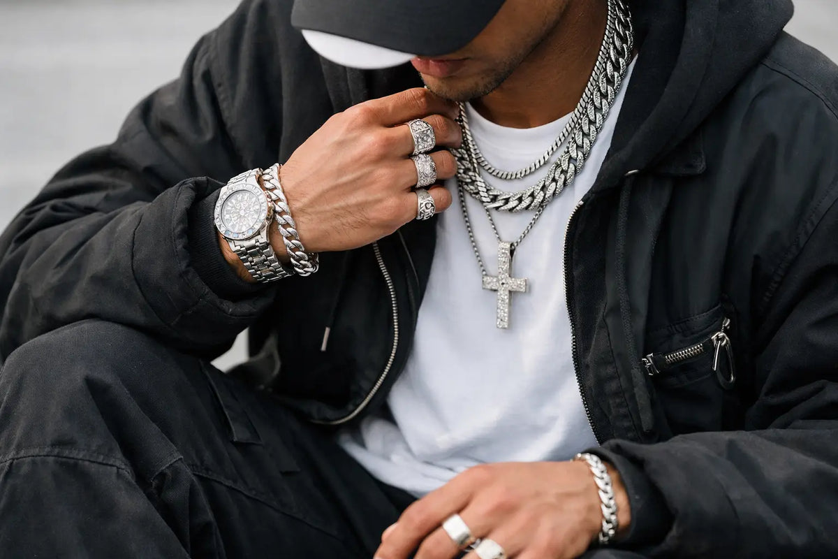 What Jewellery Suits Streetwear Outfits Best?