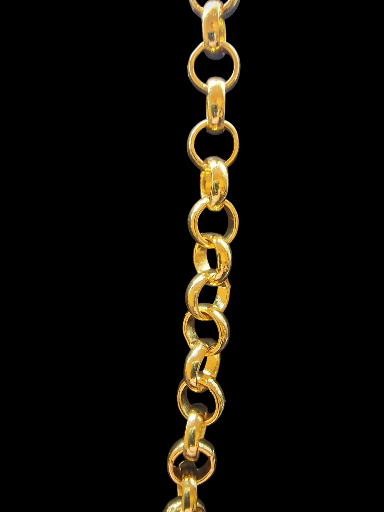 23" (8mm) Gold Plated Belcher Chain & Victorian Cross Pendant