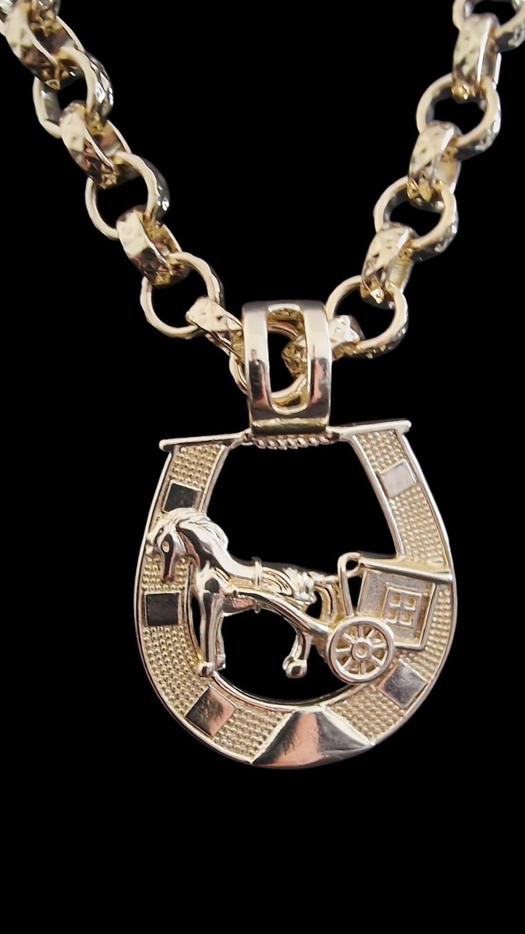 24" Gold Plated Belcher Chain & Horse Shoe Pendant (9mm)