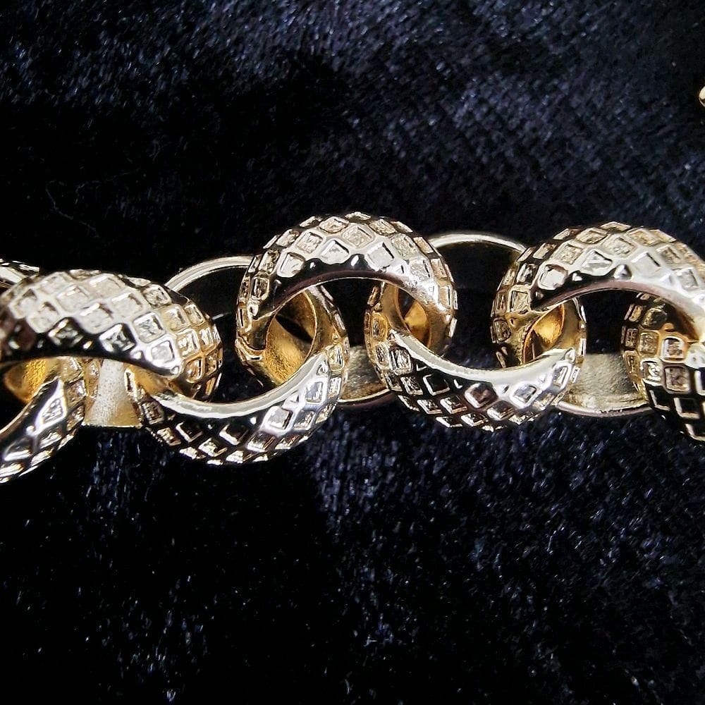 mum pendant belcher bracelet. 8- 8 1/2" gold plated