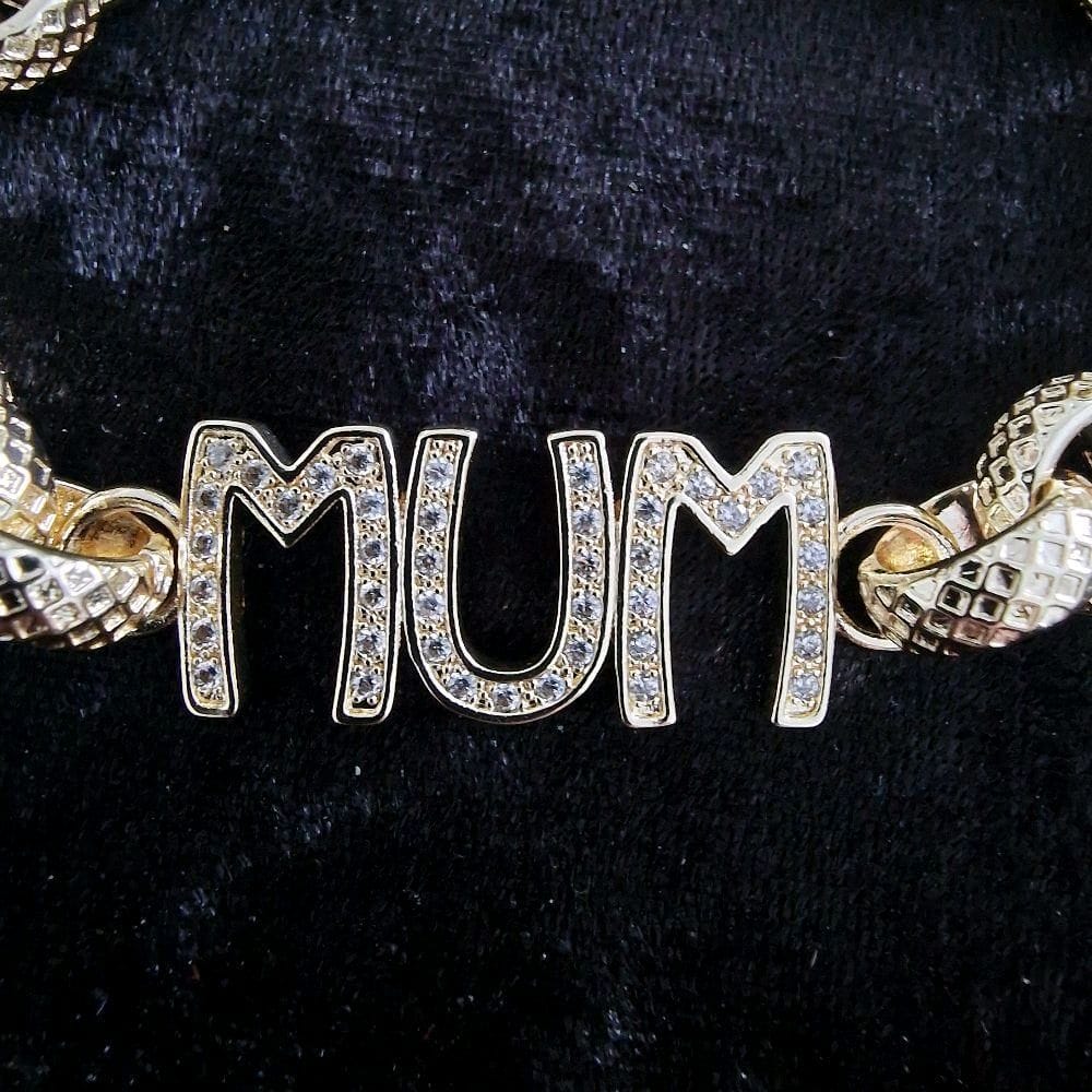 mum pendant belcher bracelet. 8- 8 1/2" gold plated
